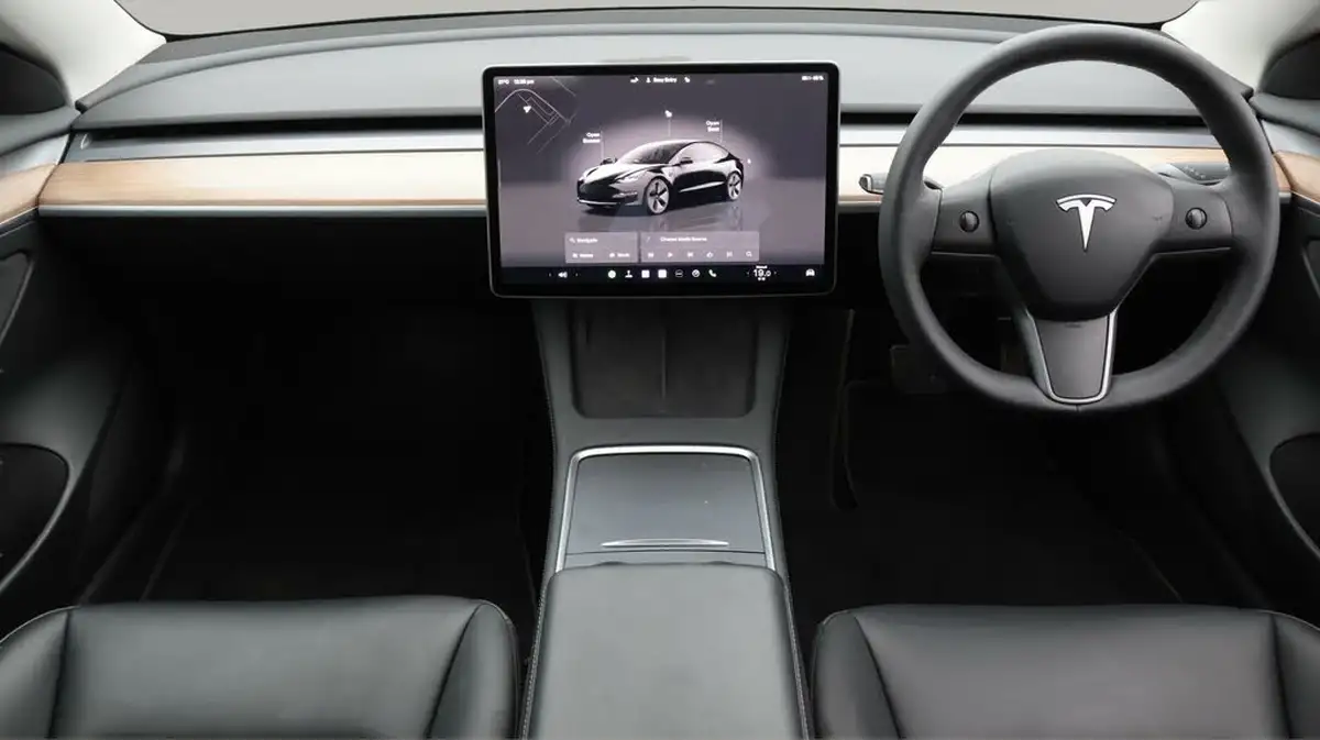 2022-tesla-model-3-e-long-range-big-13