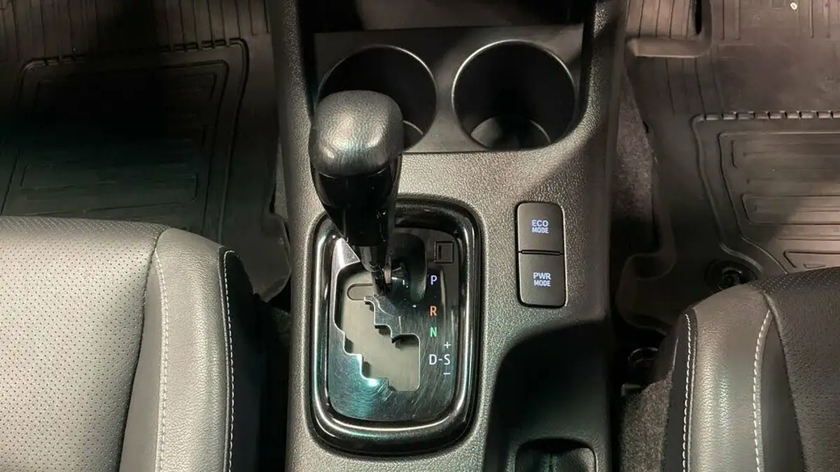 2021-toyota-hi-lux-28d-4d-invincible-x-204hpeu6dt-e-auto-big-19