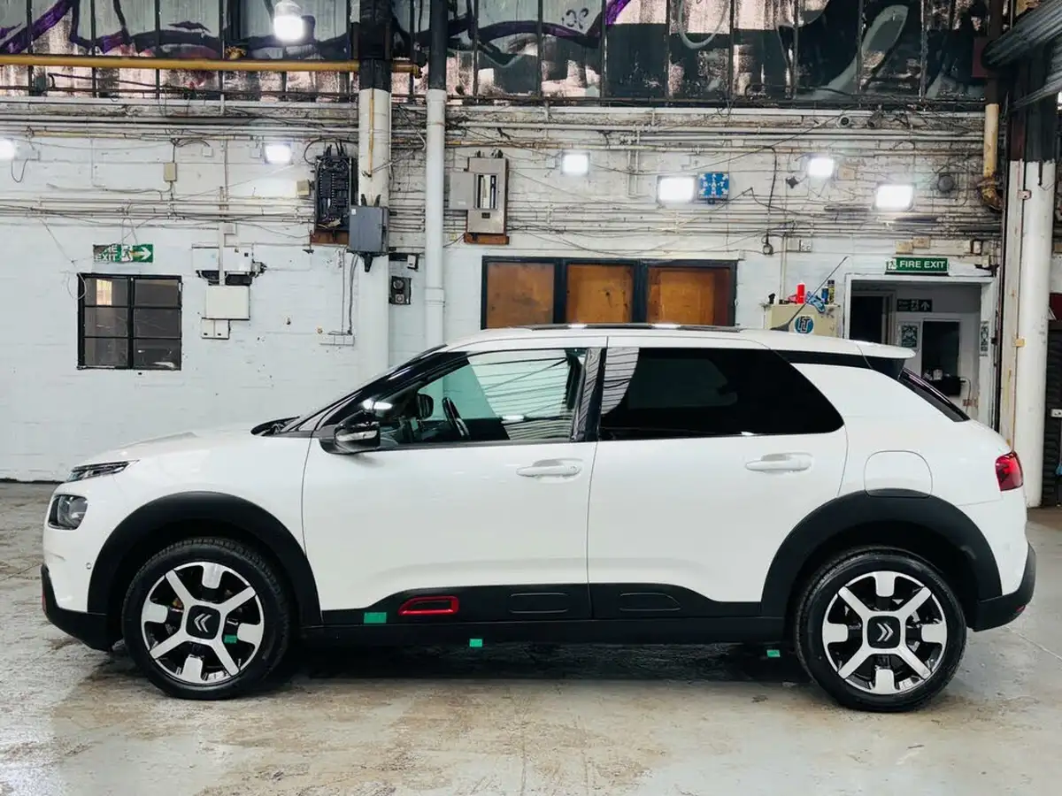 2018-citroen-c4-cactus-12-puretech-flair-110ps-eat6-big-8