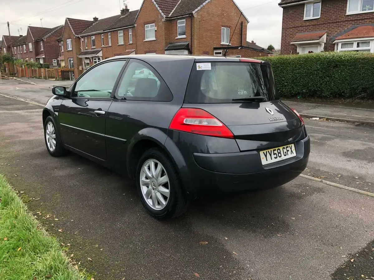 2009-renault-megane-16-dynamique-vvt-111bhp-hatchback-3d-big-3