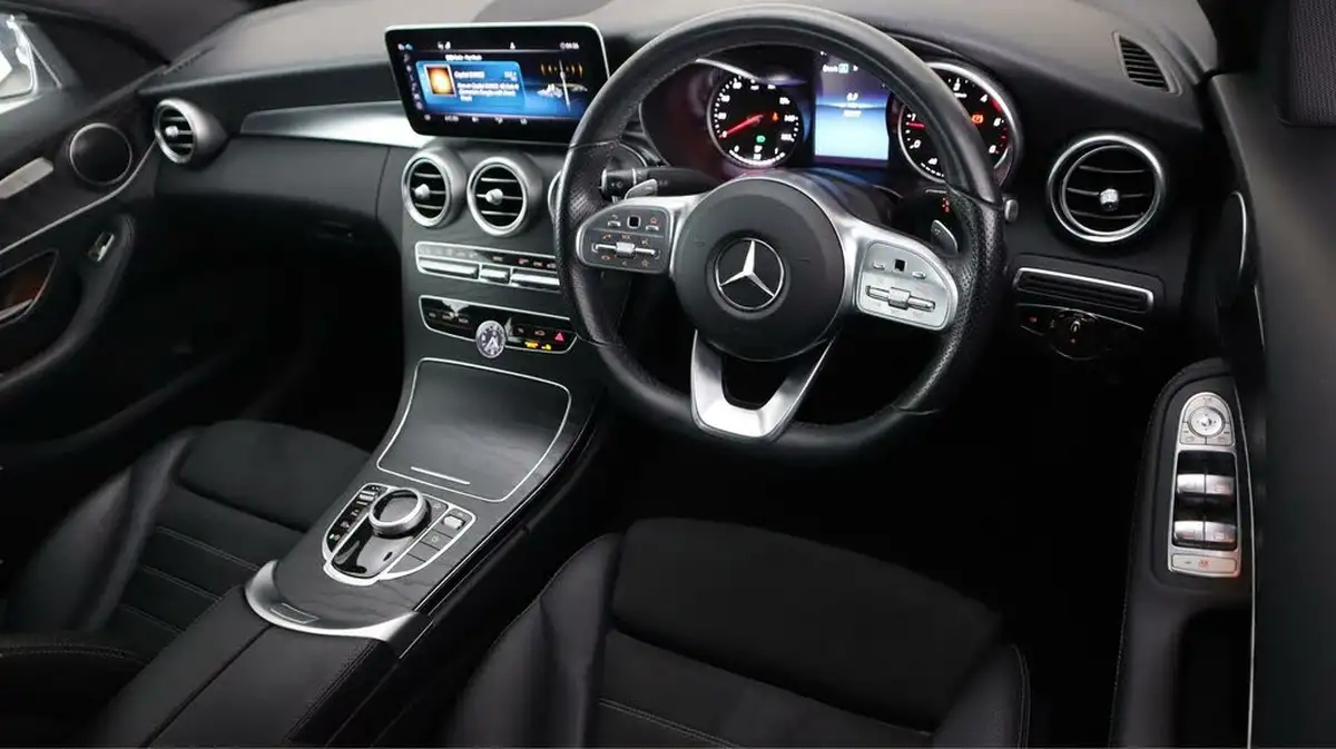 2019-mercedes-benz-c-class-20d-c300d-amg-line-245ps-ss-saloon-4d-big-8