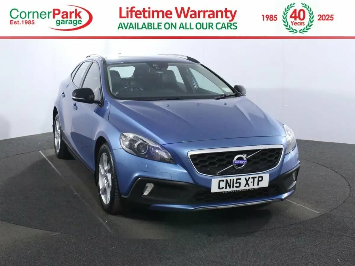 2015-volvo-v40-16td-d2-cross-country-lux-powershift-big-0