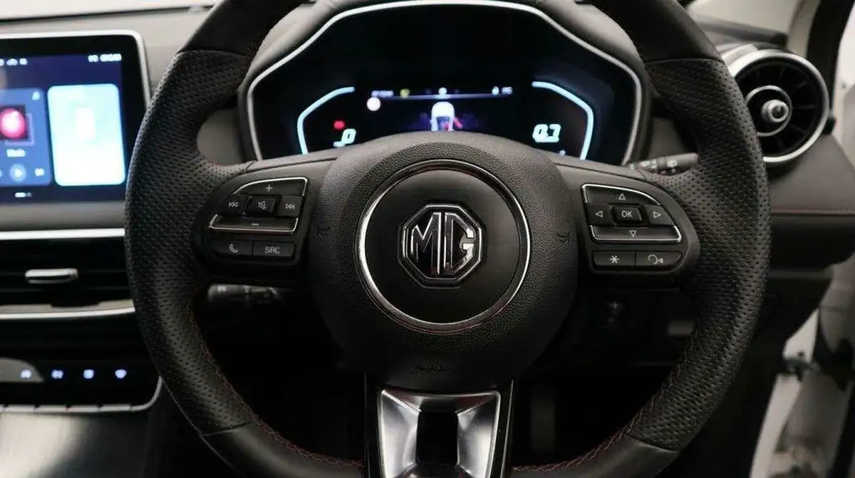 2024-mg-hs-15t-gdi-trophy-162ps-1490cc-big-11