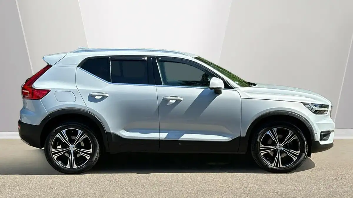2020-volvo-xc40-20-b4-inscription-pro-big-2