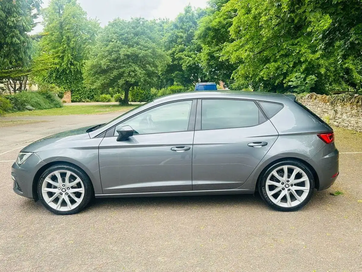 2017-seat-leon-14-ecotsi-fr-technology-hatchback-5d-big-8