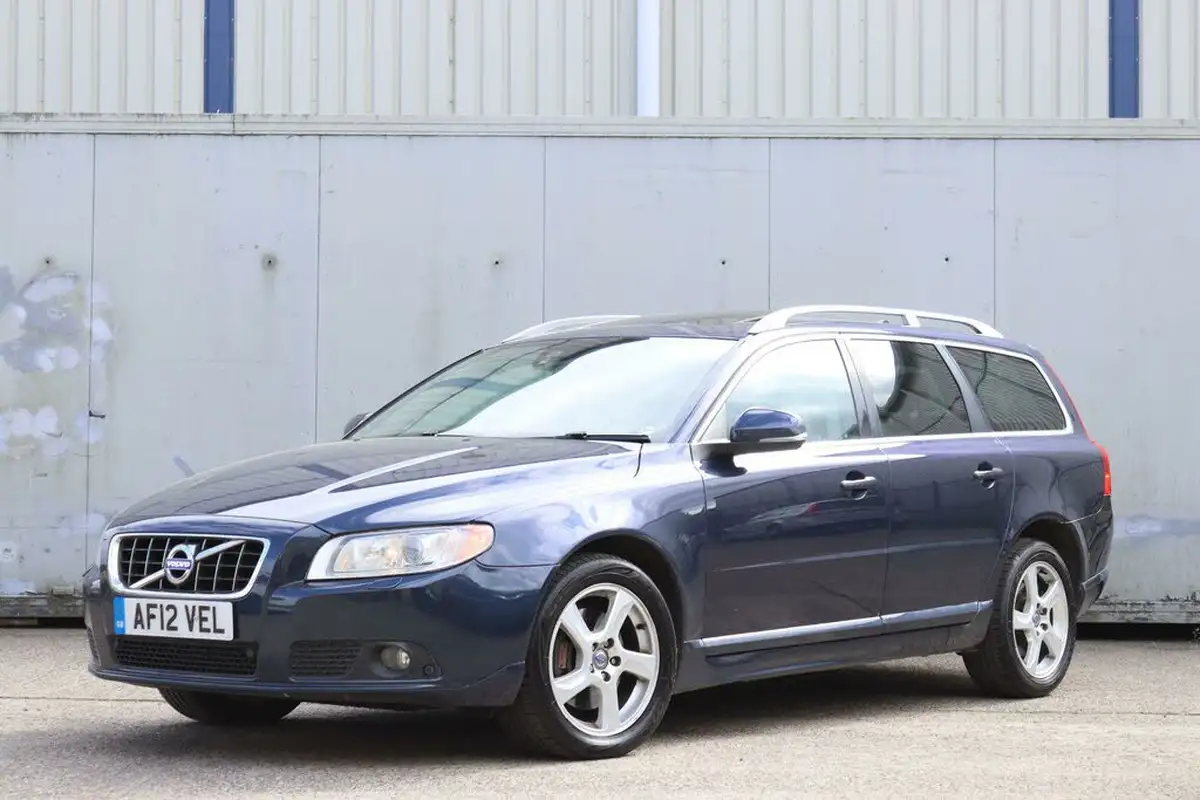 2012-volvo-v70-24td-d5-se-lux-212bhp-geartronic-big-0