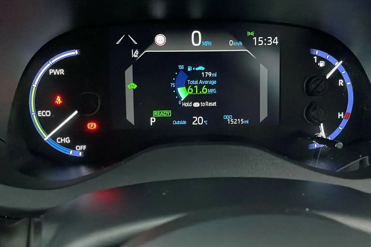 2023-toyota-yaris-cross-15-vvt-i-excel-awd-i-big-12