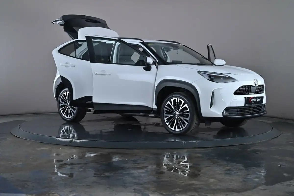 2023-toyota-yaris-cross-15-vvt-i-excel-awd-i-big-36
