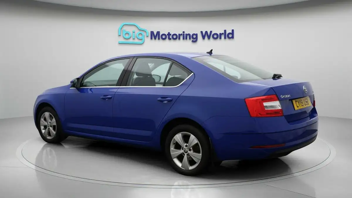 2019-skoda-octavia-10-tsi-se-technology-hatchback-big-5