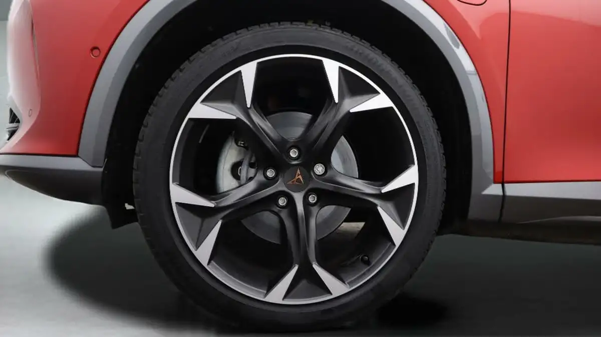 2024-cupra-formentor-14-e-hybrid-v2-big-18