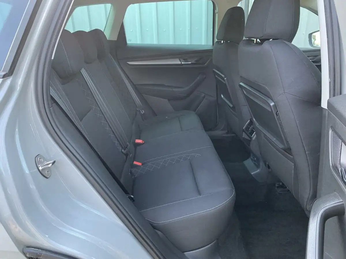 2018-skoda-karoq-16tdi-se-technology-ss-1598cc-dsg-big-16