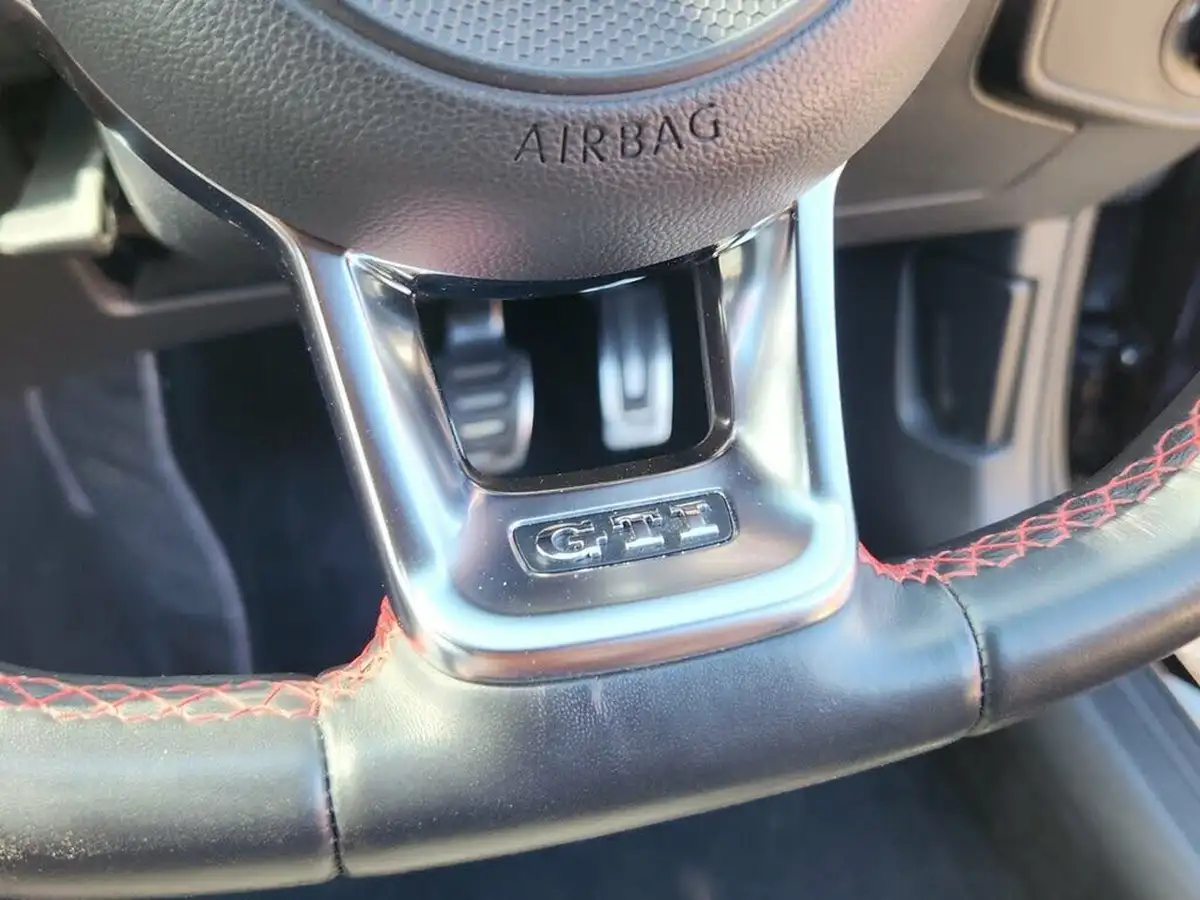 2019-volkswagen-polo-20-tsi-gti-big-38