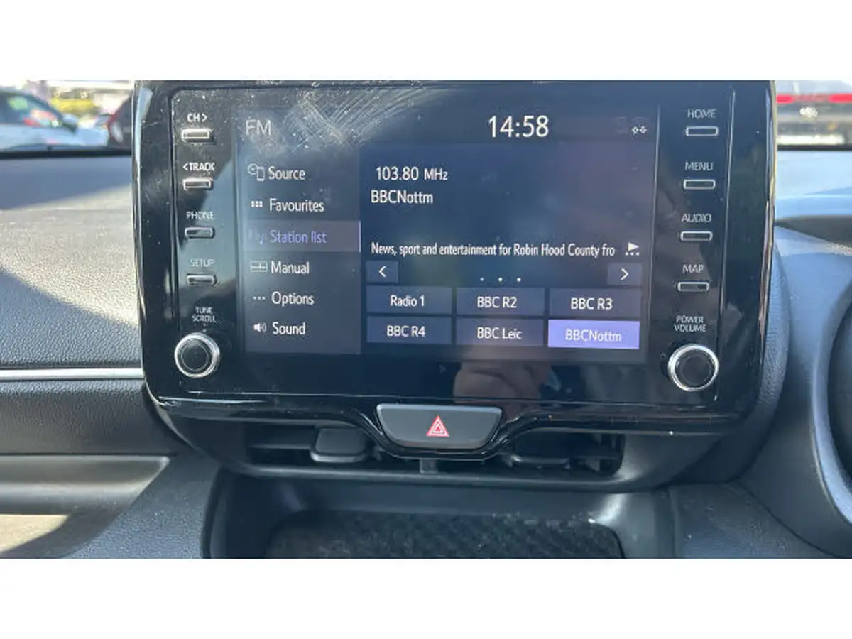 2022-toyota-yaris-15-vvt-i-design-big-27