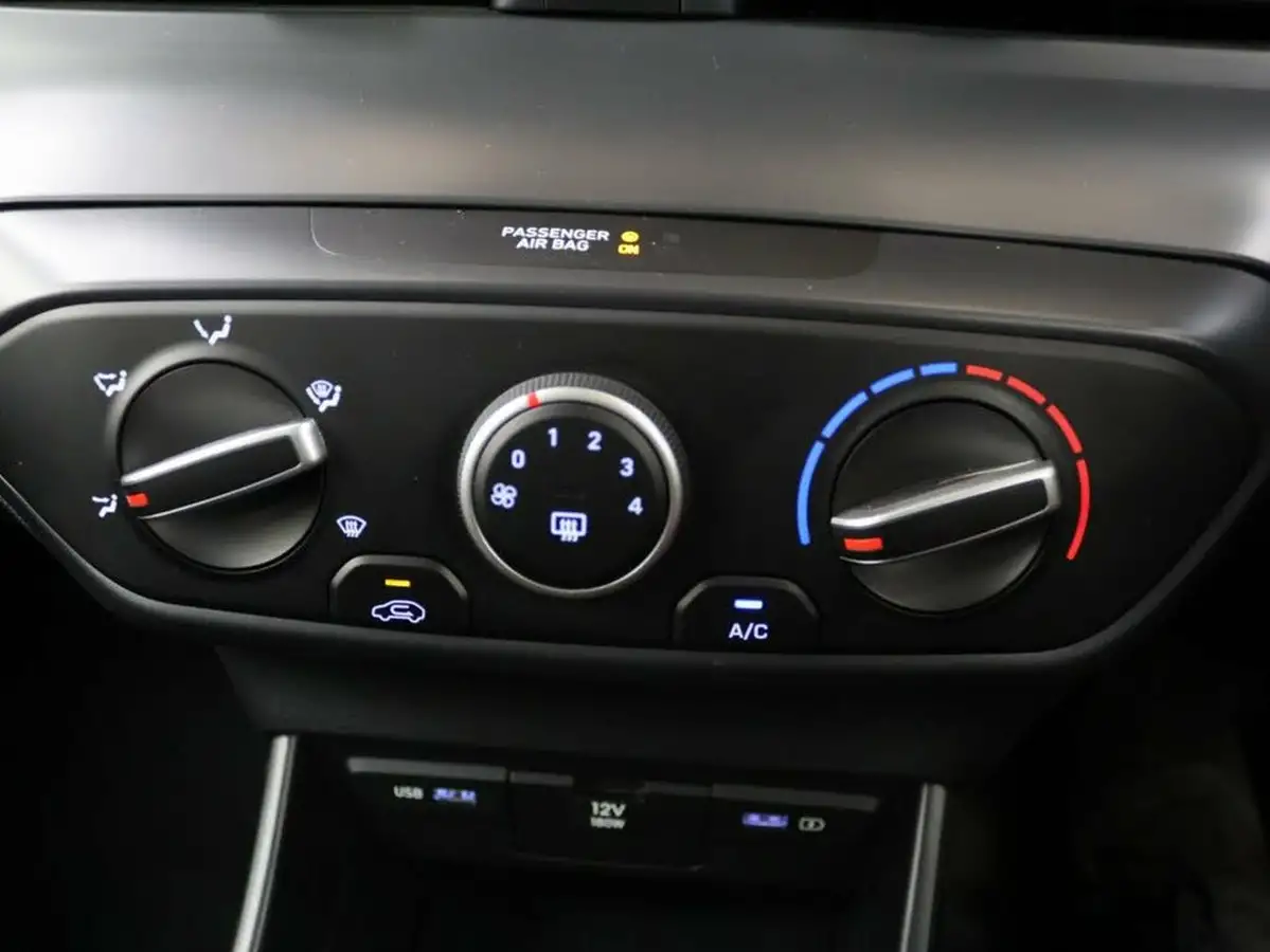 2022-hyundai-i20-10-t-gdi-se-connect-eclutch-imt-big-15