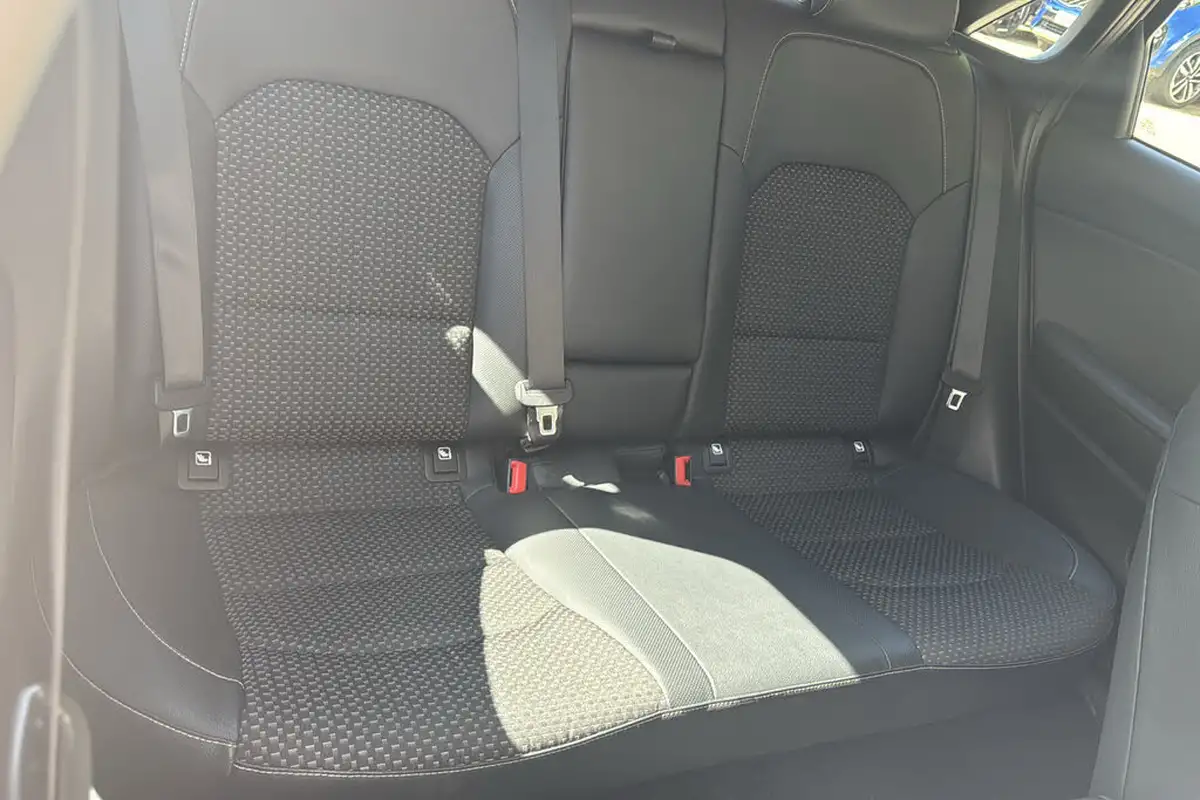 2018-kia-ceed-10-t-gdi-3-hatchback-big-11