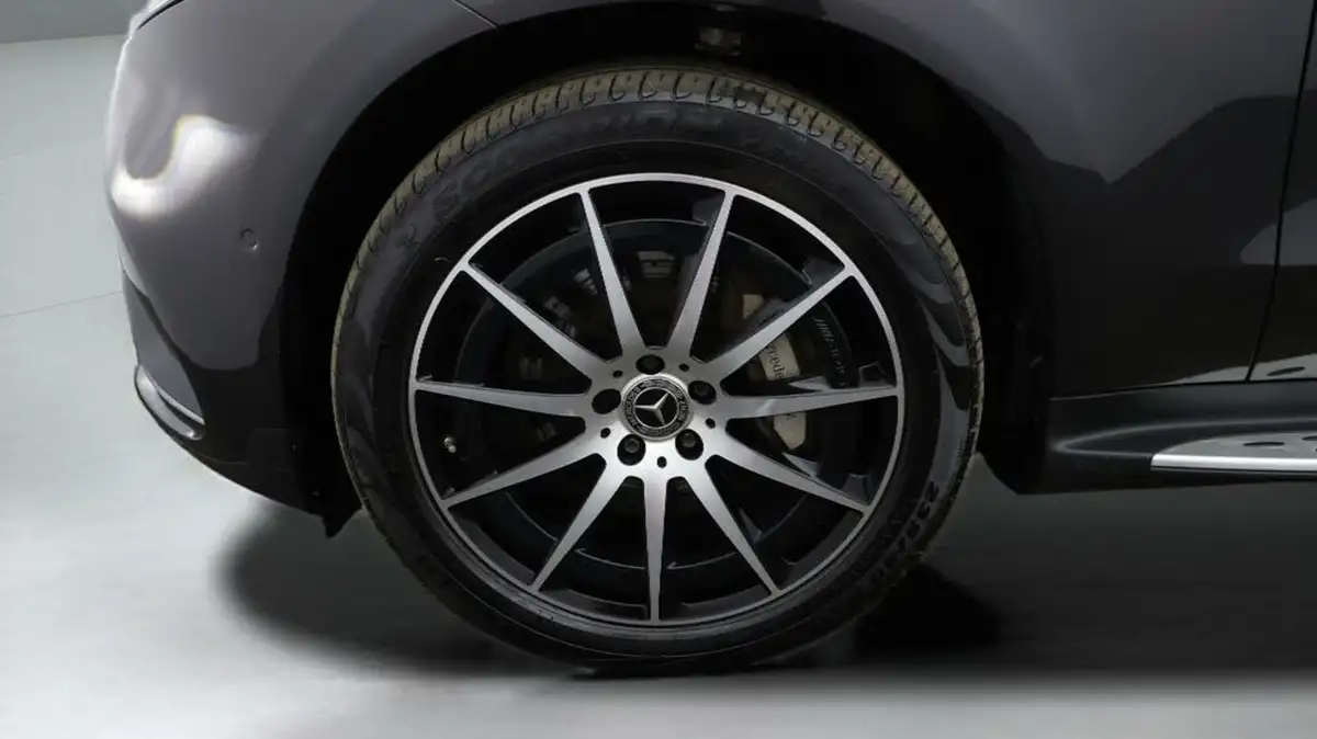 2020-mercedes-benz-eqc-e-eqc-400-amg-line-big-17