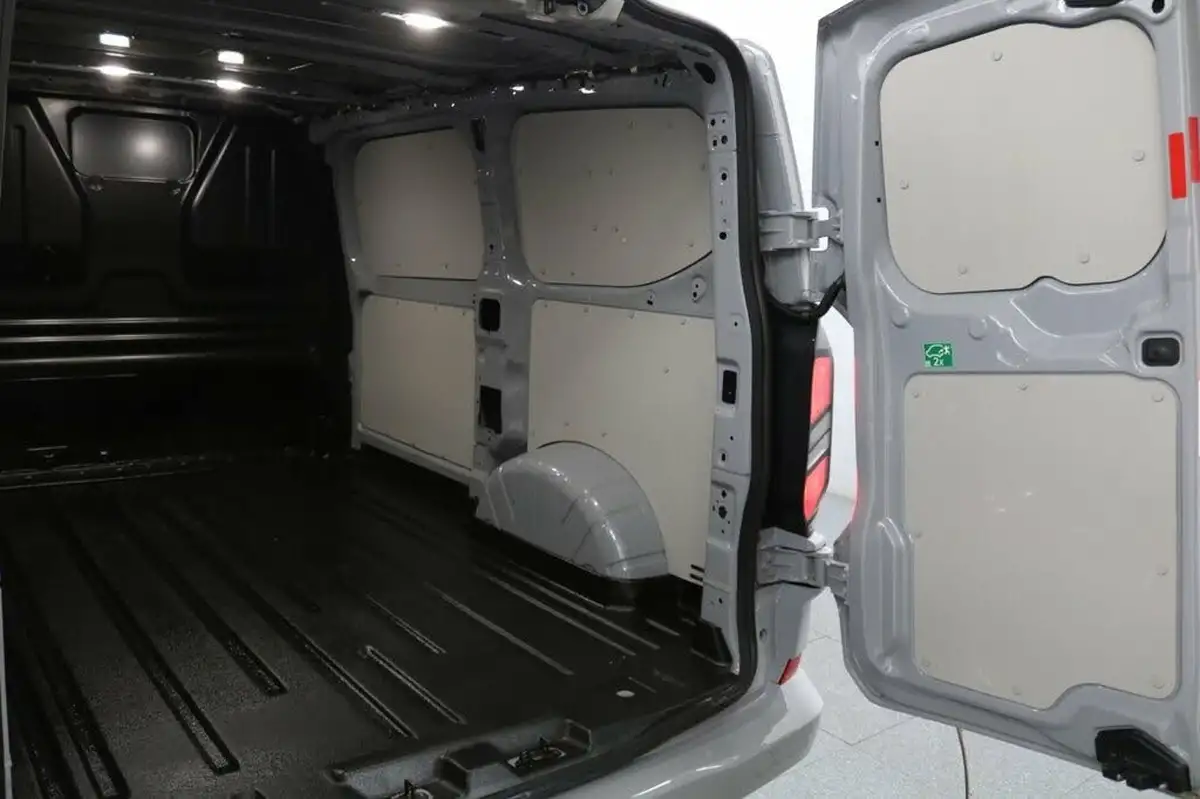 2024-ford-transit-custom-20tdci-320-l1h1-limited-136pseu6e-panel-van-1996cc-auto-big-18