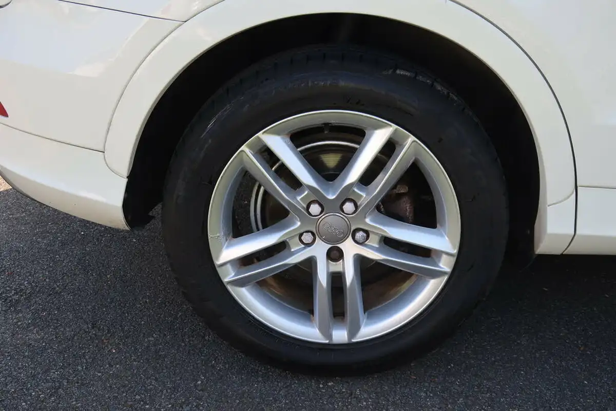 2012-audi-q3-20td-s-line-140ps-big-19