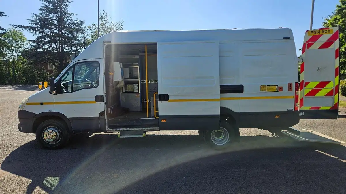 2014-iveco-daily-c-class-30td-70c17-lwb-70c17-cab-big-19