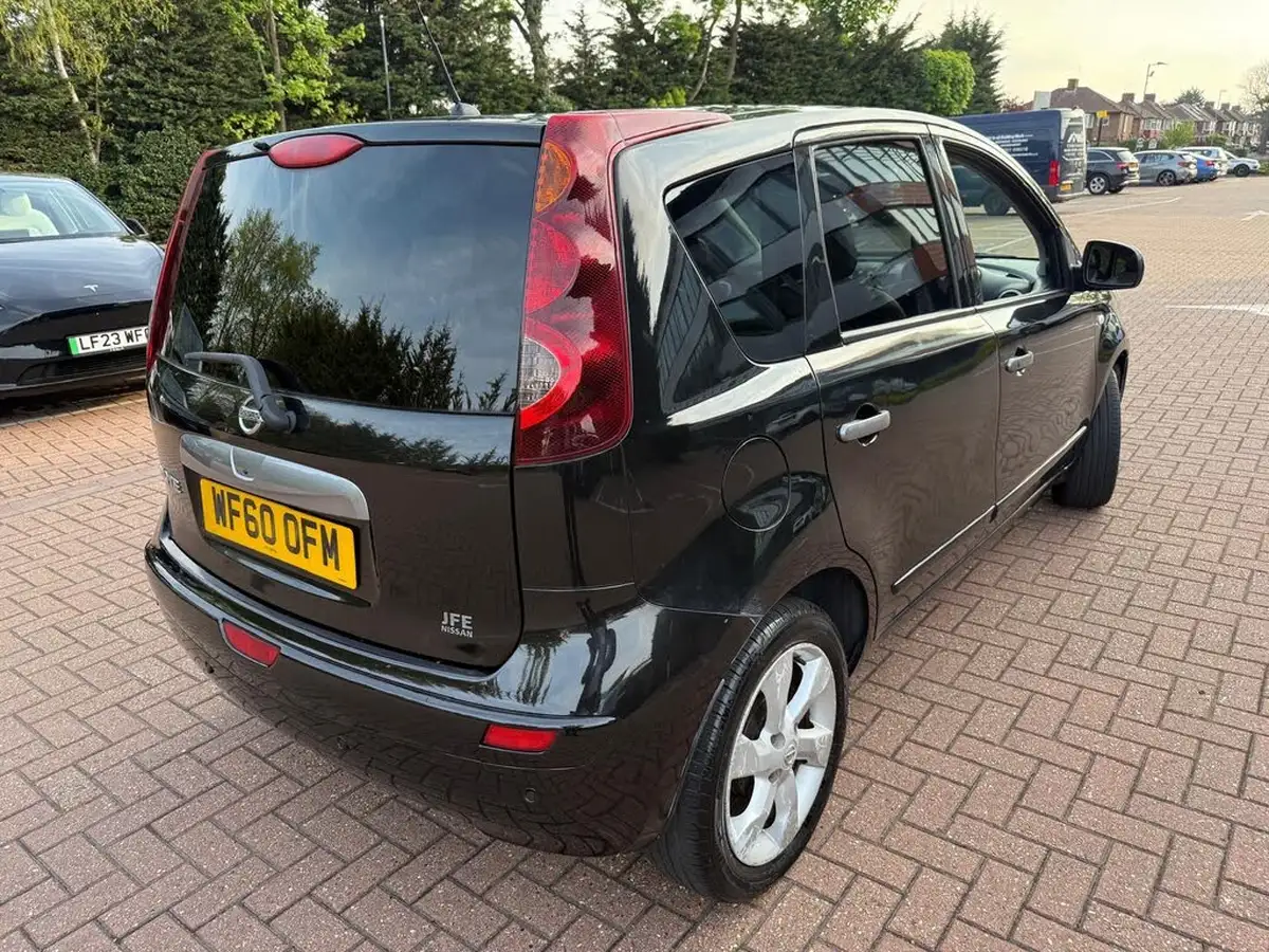 2011-nissan-note-16-tekna-auto-big-17