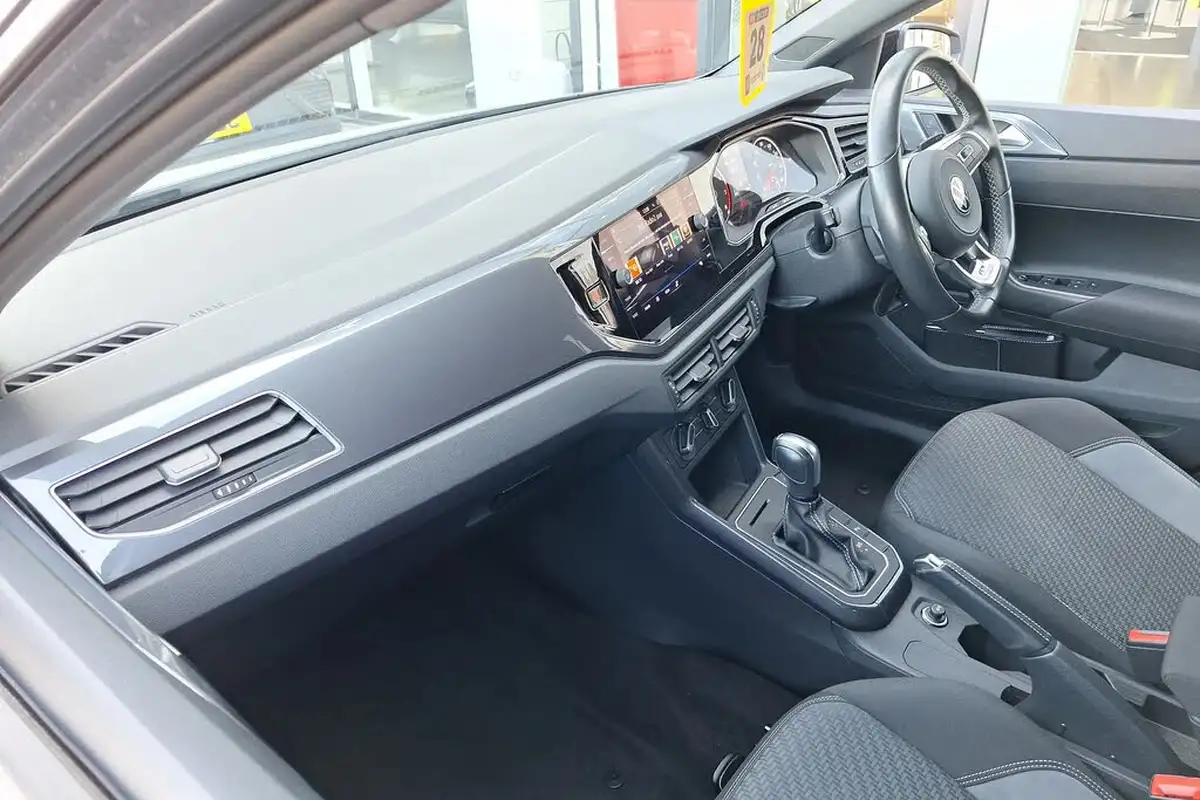 2021-volkswagen-polo-10-tsi-r-line-110ps-dsg-big-25