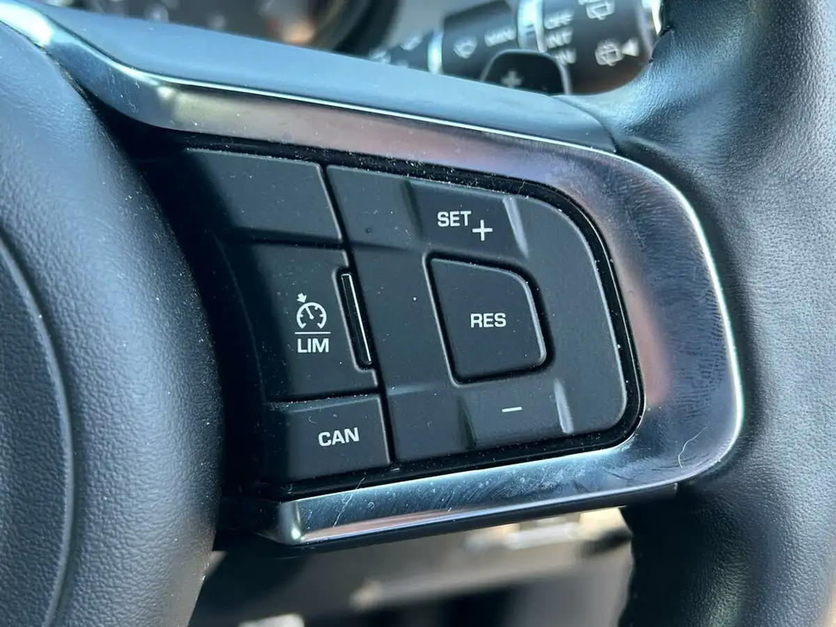 2019-jaguar-e-pace-20-i4-r-dynamic-s-200ps-big-23