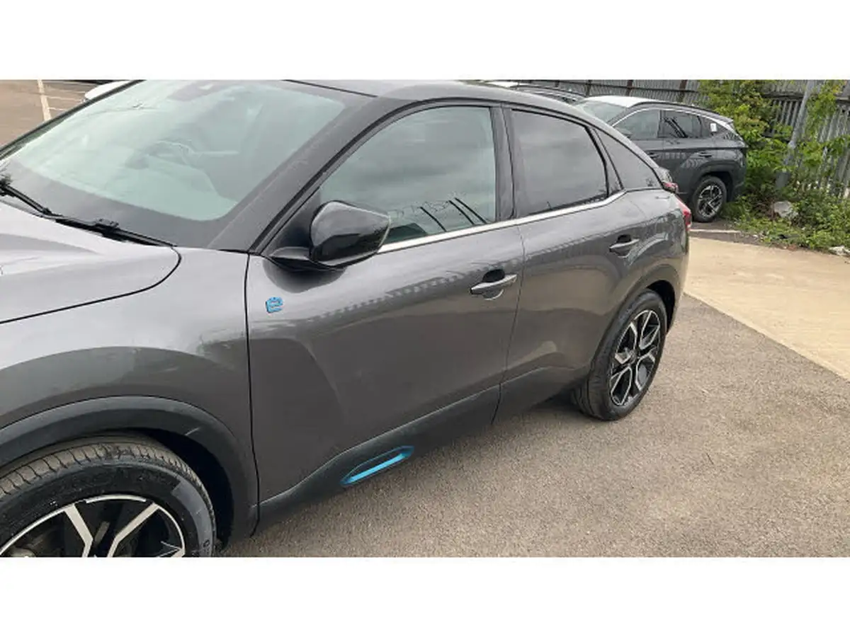 2022-citroen-c4-e-shine-big-31