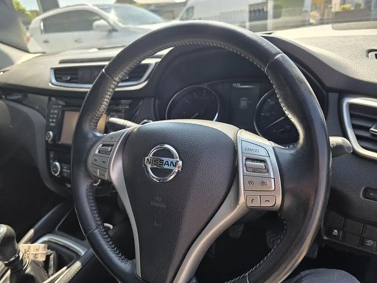 2017-nissan-qashqai-12-dig-t-tekna-big-13