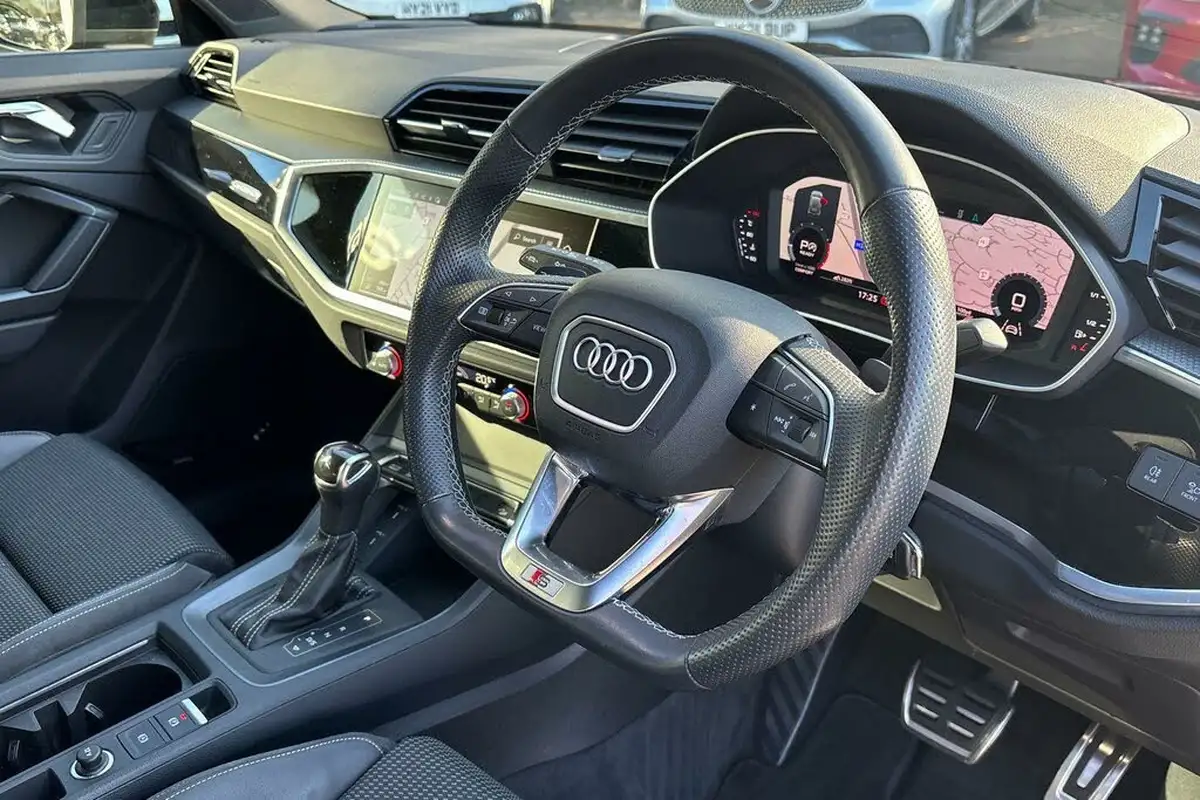 2022-audi-q3-20-40-tfsi-black-edition-station-wagon-big-24
