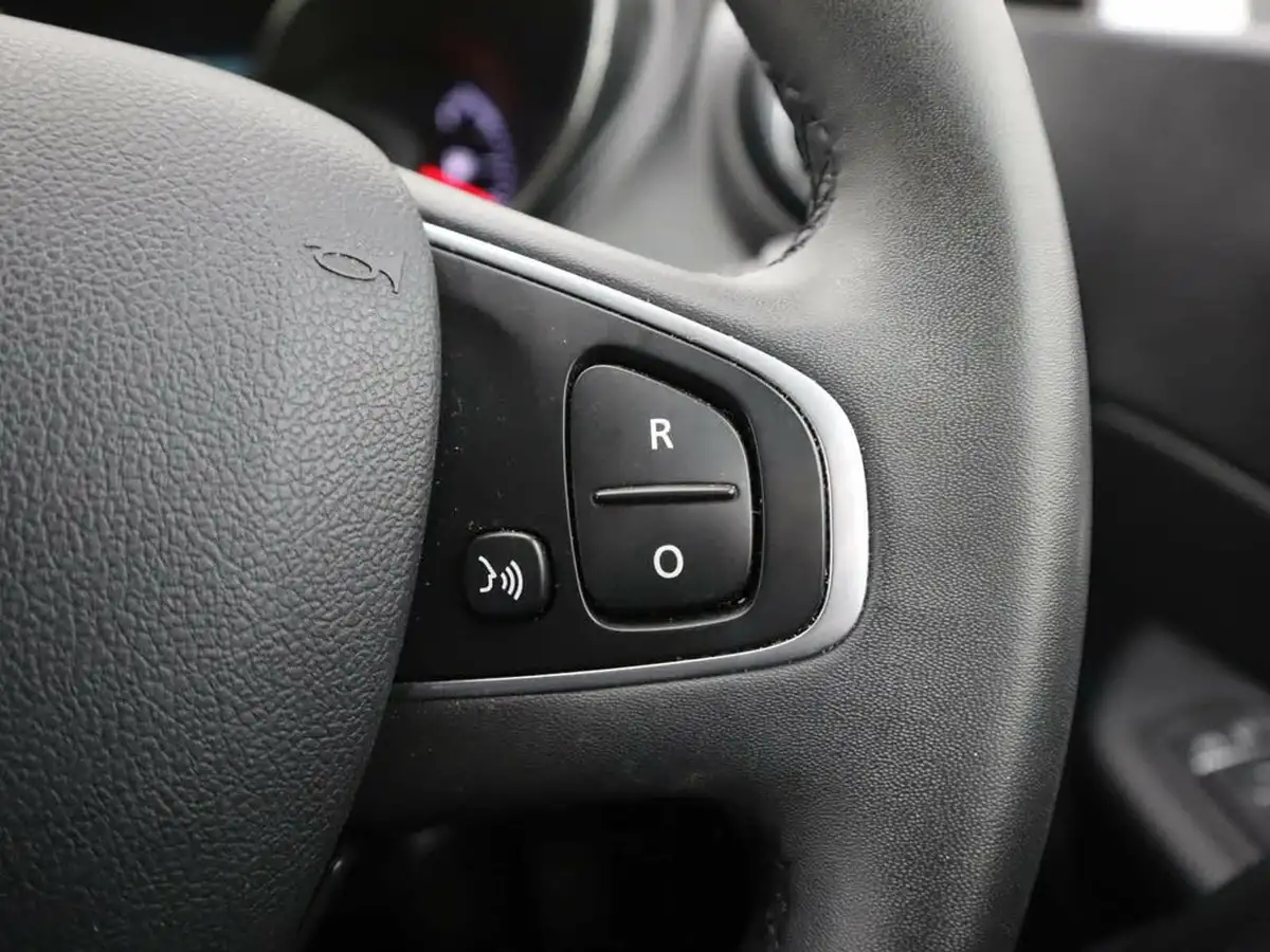 2018-renault-captur-09-tce-iconic-big-25