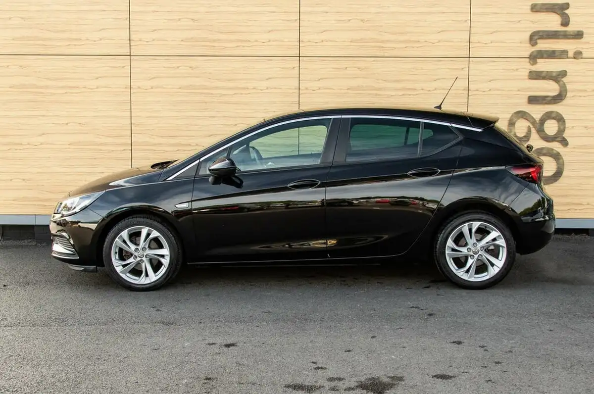 2017-vauxhall-astra-10i-turbo-design-ssecotec-hatchback-big-12