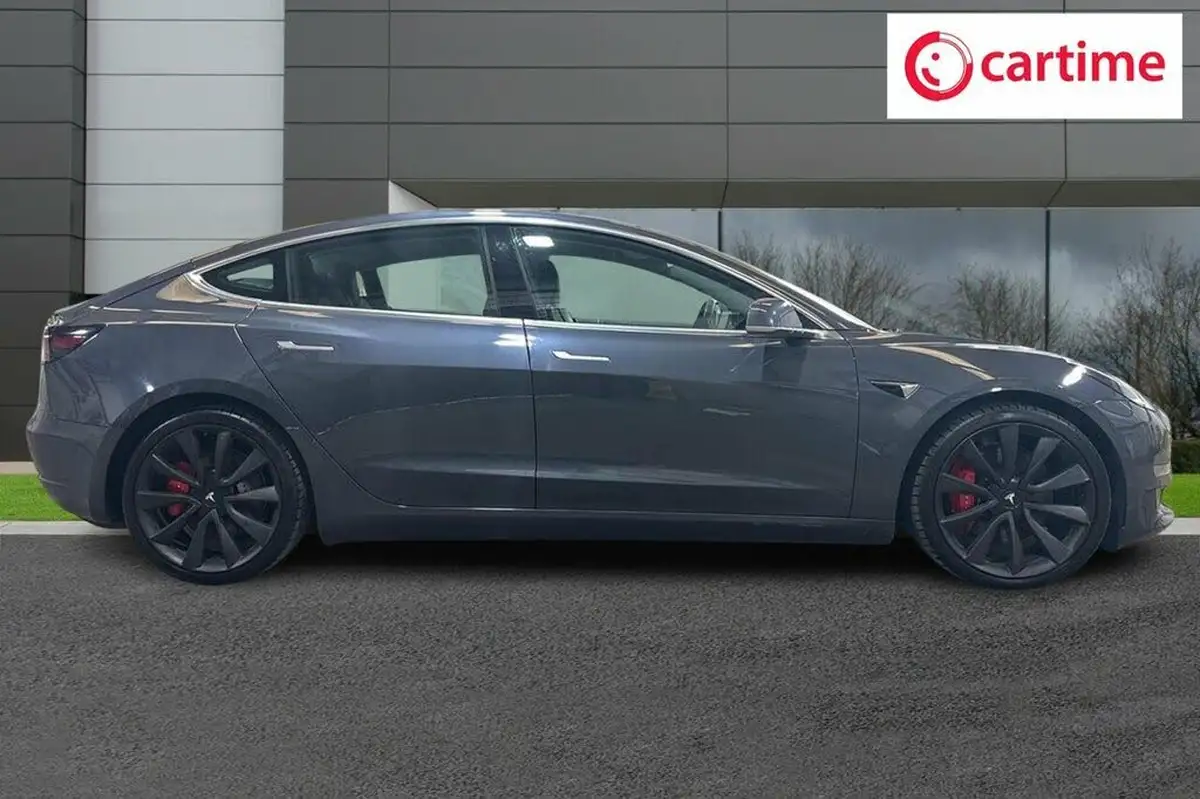 2019-tesla-model-3-e-4x4-performance-pack-big-1
