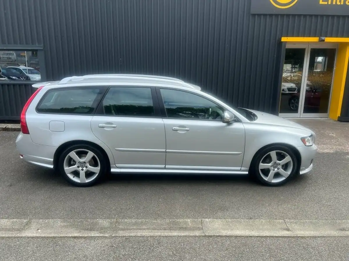 2012-volvo-v50-16td-r-design-115ps-big-2