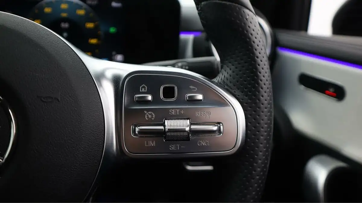 2022-mercedes-benz-a-class-13-a200-amg-line-executive-edition-hatchback-5d-7g-dct-big-26
