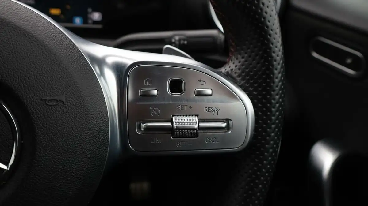 2020-mercedes-benz-a-class-13-a200-amg-line-saloon-4d-7g-dct-big-24