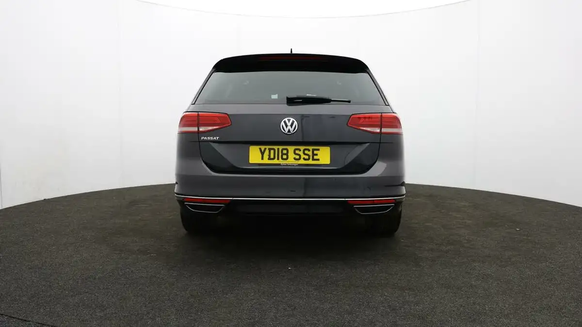 2018-volkswagen-passat-20tdi-r-line-150ps-ss-estate-5d-dsg-big-52