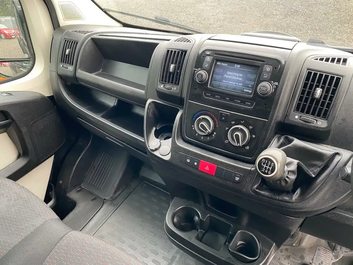 2017-citroen-relay-20bluehdi-35-l2h1-enterprise-big-35