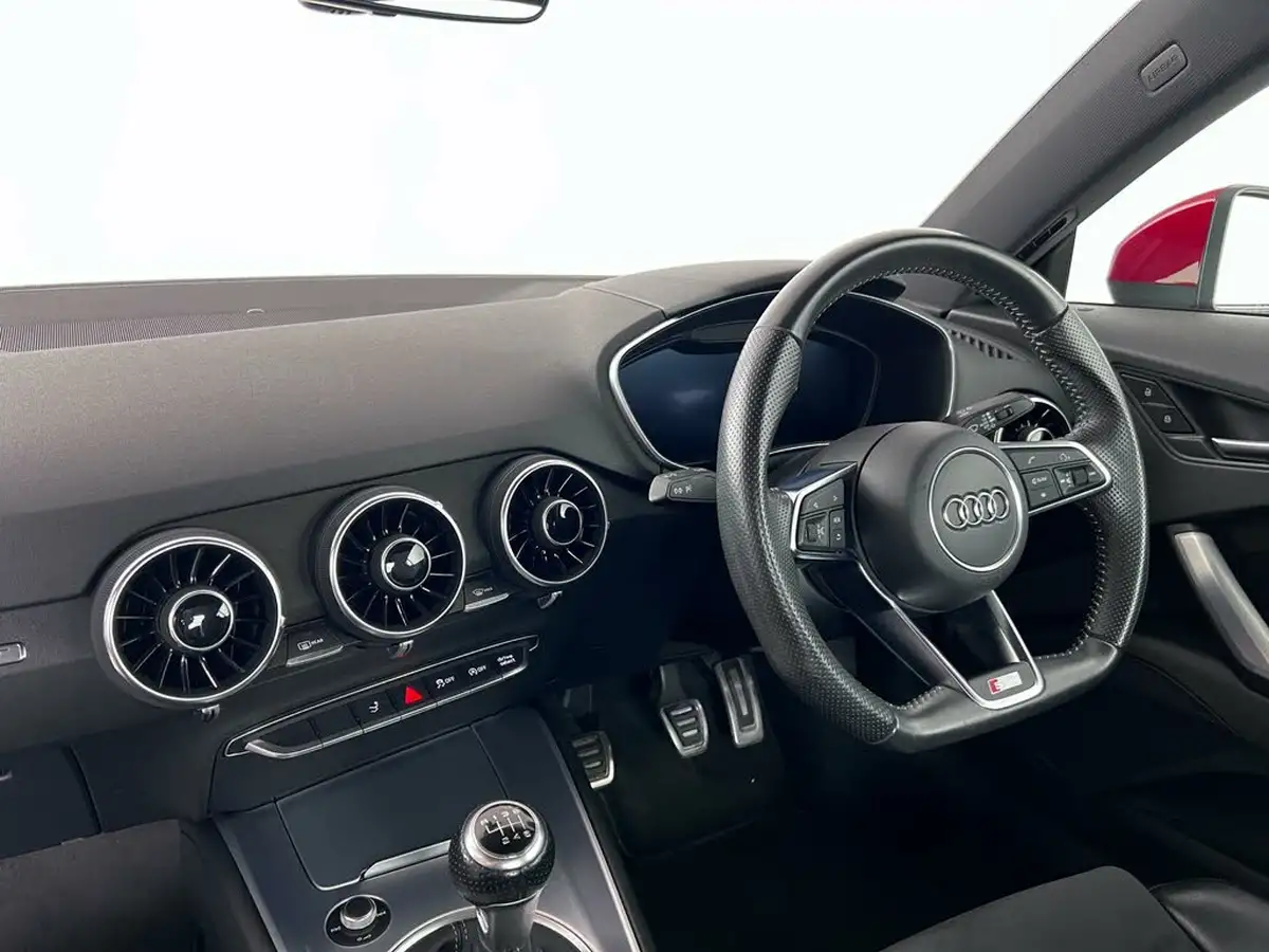 2016-audi-tt-coupe-18-tfsi-s-line-big-28