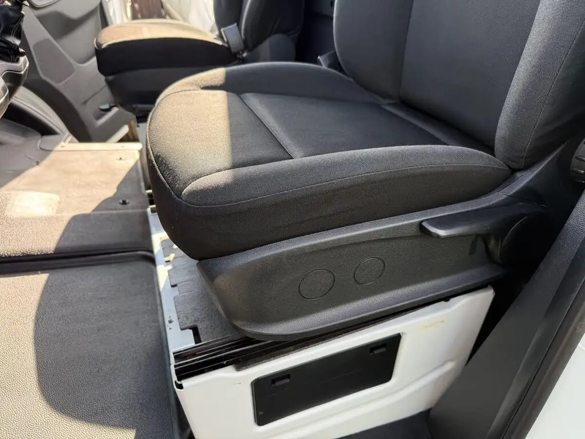 2018-mercedes-benz-sprinter-21cdi-311-l2h1-panel-van-rwd-eco-gear-360-big-22