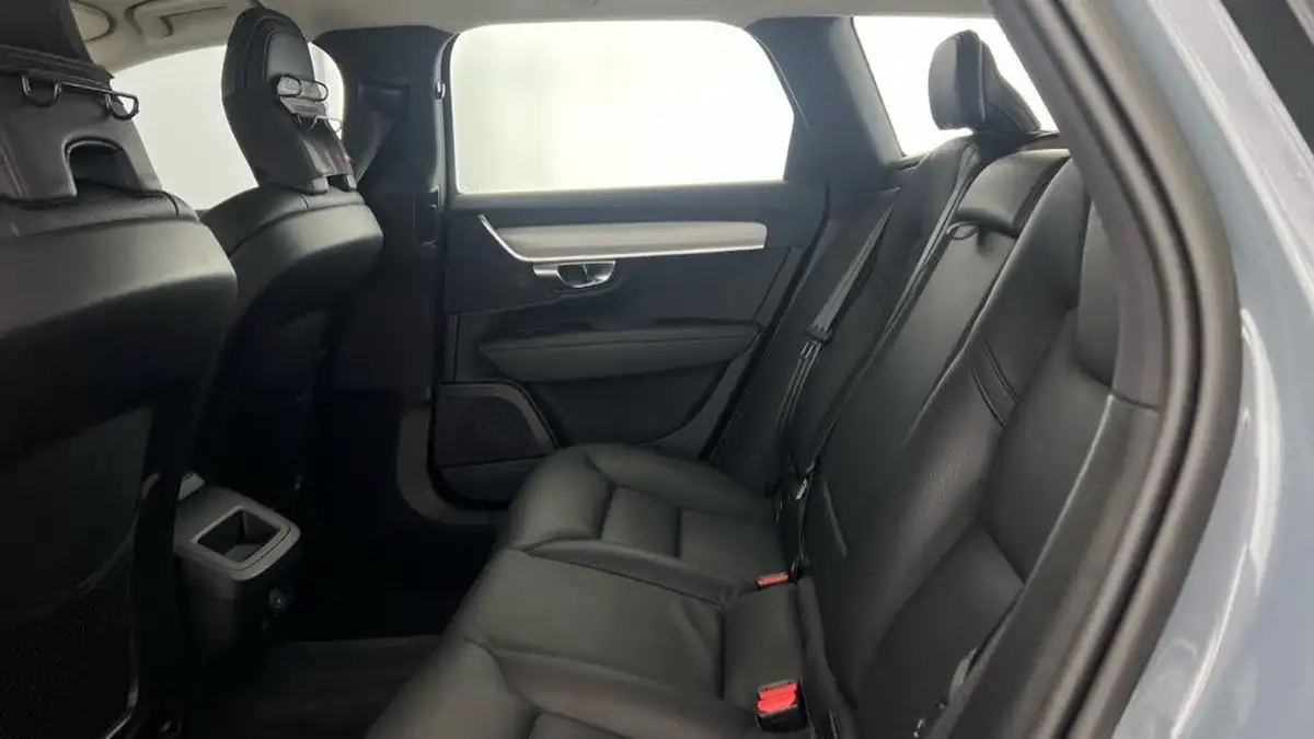 2022-volvo-v90-20-b4-core-197bhp-big-6