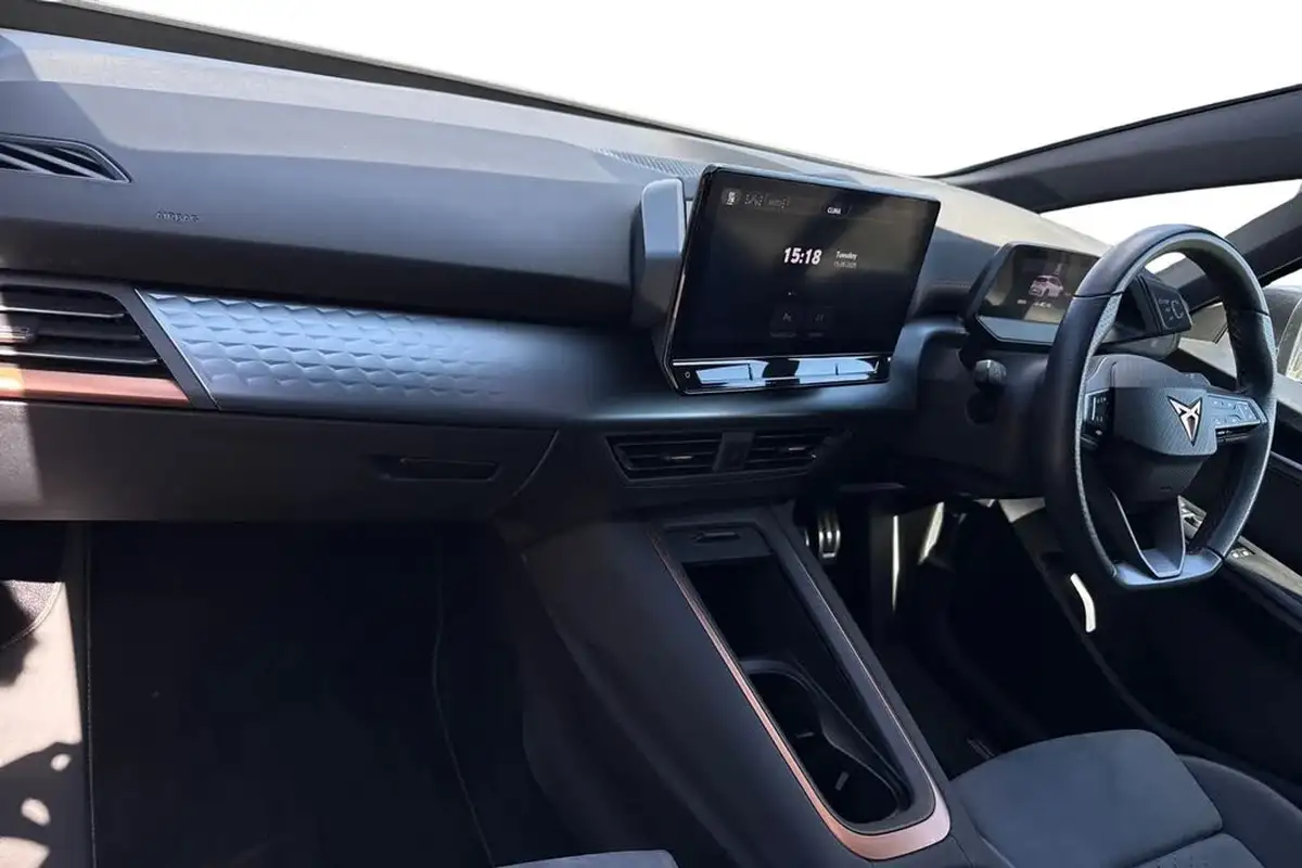2022-cupra-born-e-v3-204ps-58kwh-big-14