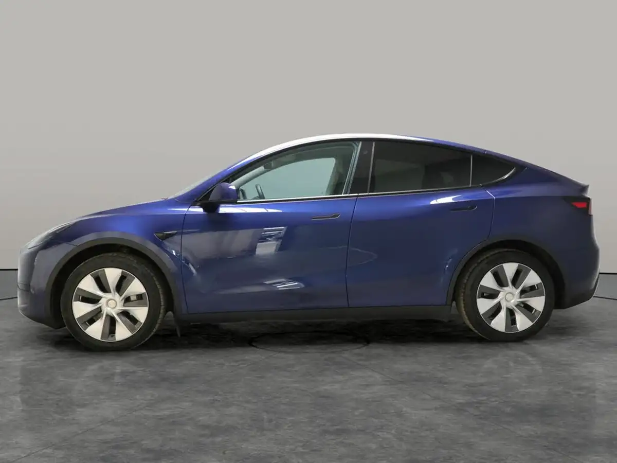 2023-tesla-model-y-e-rwd-big-17