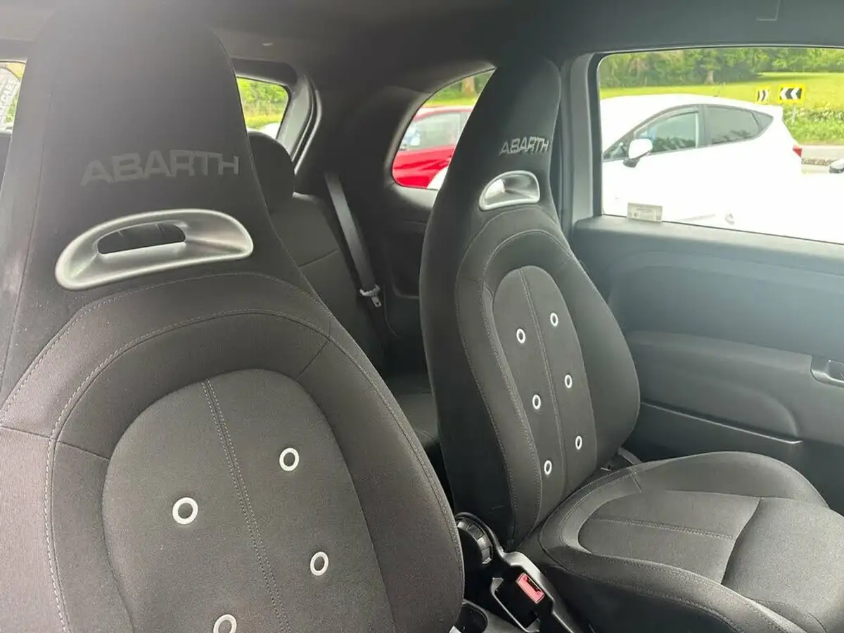 2019-abarth-595-14-tjet-big-14