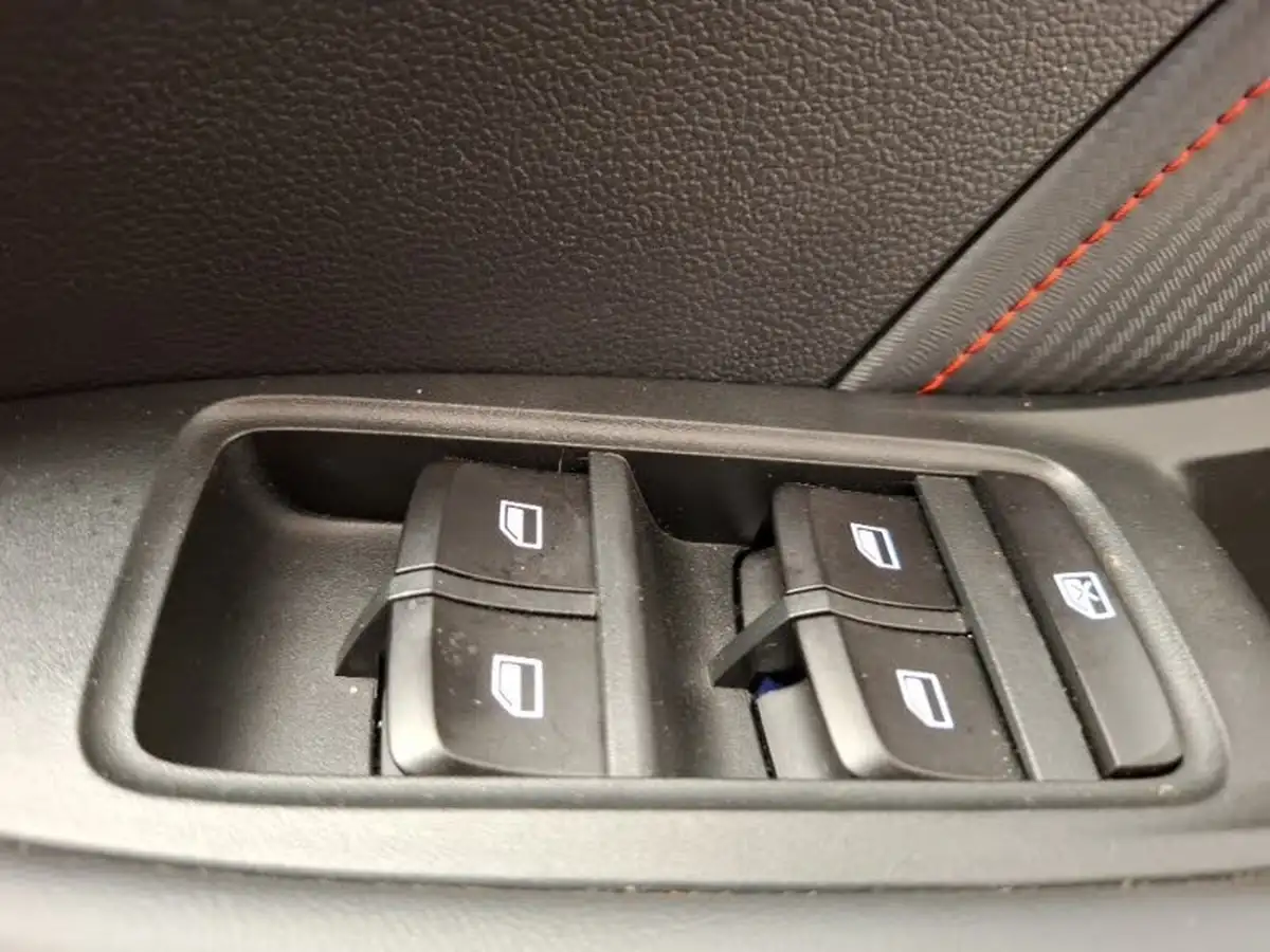 2024-mg-zs-suv-10t-gdi-exclusive-big-18