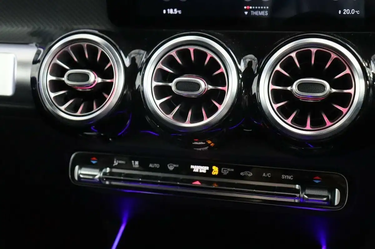2021-mercedes-benz-glb-class-13-glb200-amg-line-premium-7g-tronic-big-31