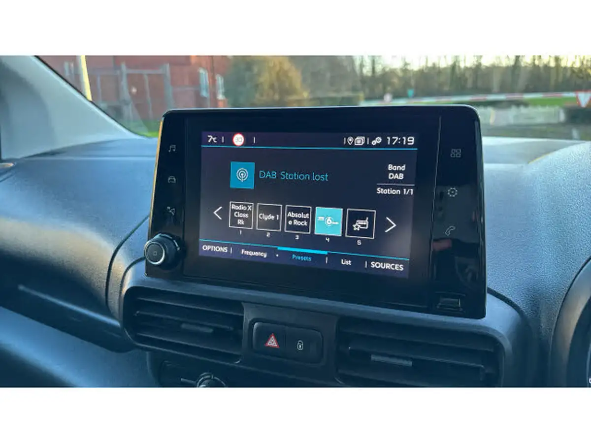 2024-citroen-berlingo-15-bluehdi-950-driver-edition-100pseu6d-big-11