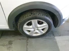 2015-dacia-sandero-stepway-09-laureate-small-18