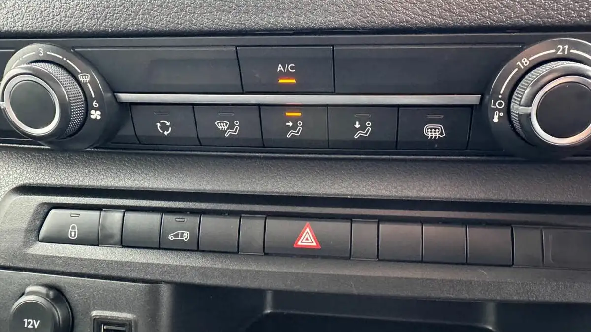 2022-peugeot-expert-20-bluehdi-professional-premium-long-1400-big-32