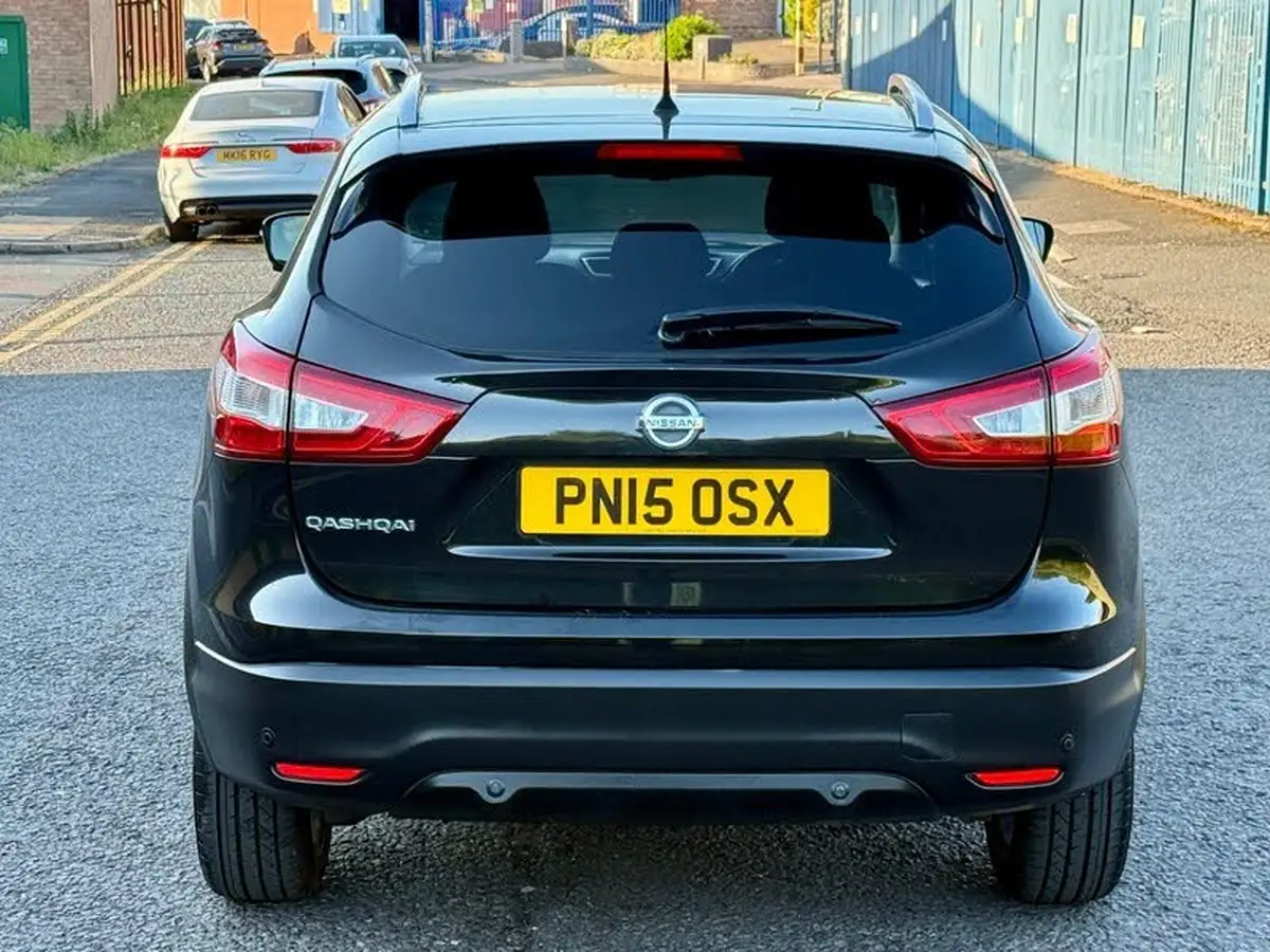 2015-nissan-qashqai-12-n-tec-big-9