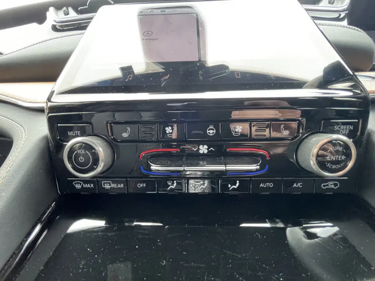 2023-jeep-grand-cherokee-20-gme-summit-reserve-big-39